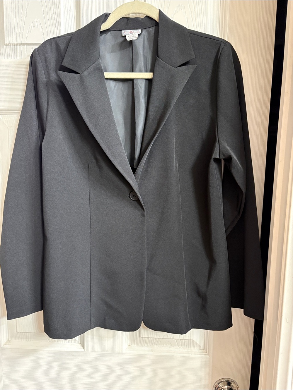 Women's Black Tailored Single-Button Blazer